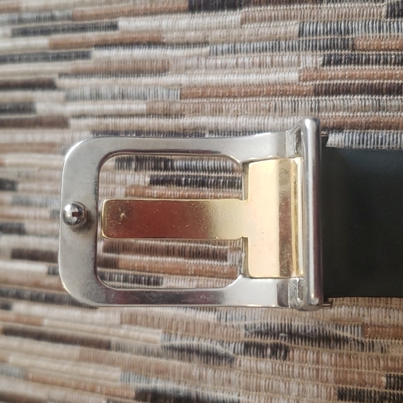 2×HP. Givenchy Reversible Leather Belt - Picture 11 of 14